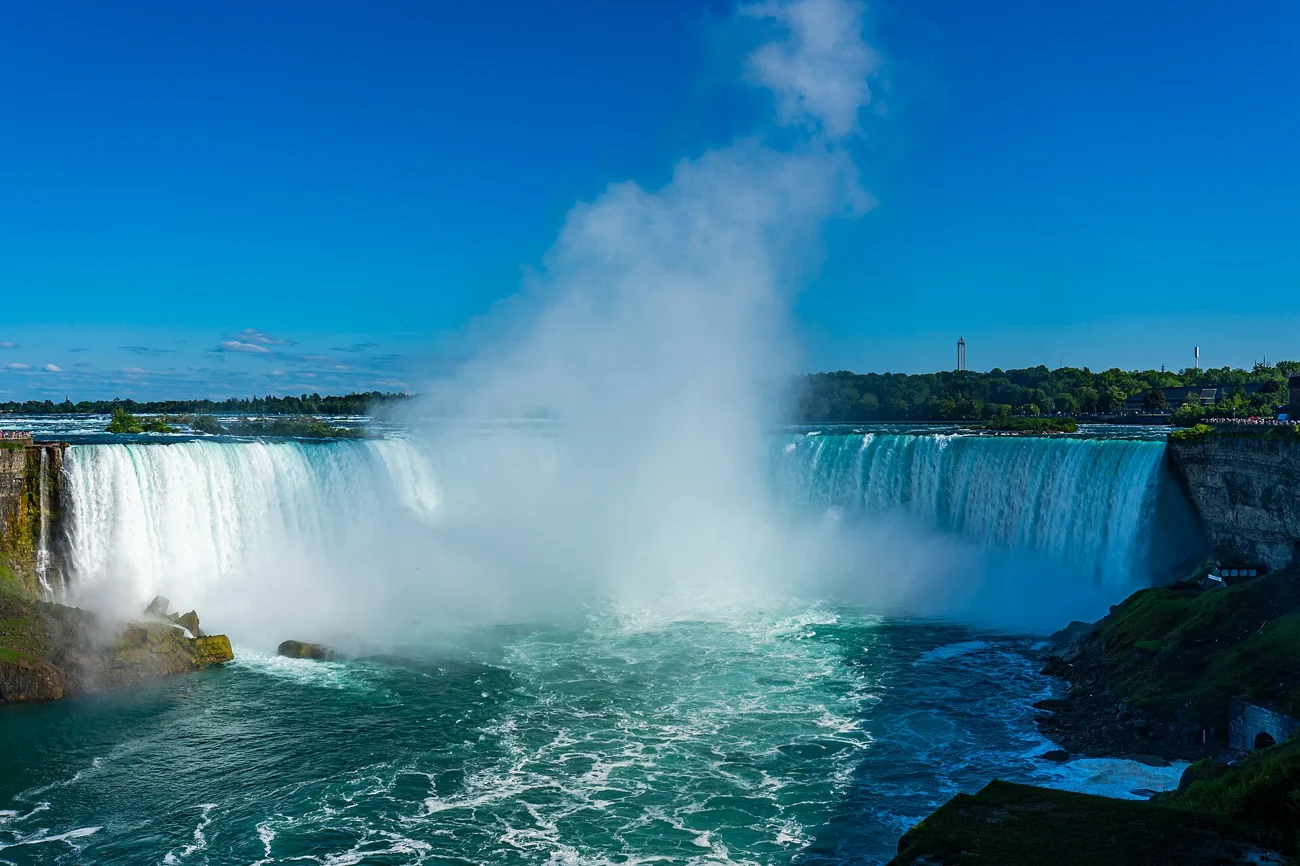 Private chauffeured Niagara tour pickup in Oshawa